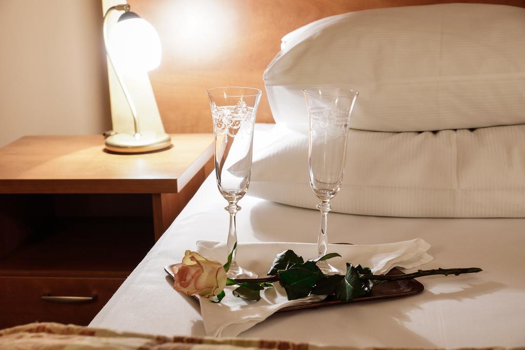 Hotel City กรูจอนตส์ ภายนอก รูปภาพ